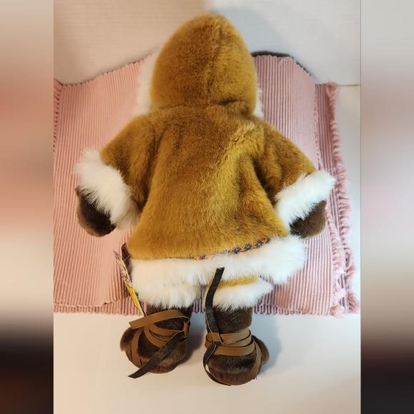 Putyuk Eskimo Boy Doll, 16" Beanbag by Kipmik "Hello from Alaska" NWT - Picture 2 of 4